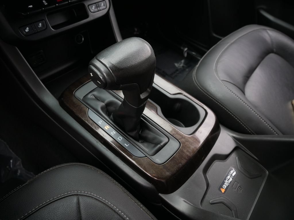 Used 2020 GMC Canyon SLT w/ Driver Alert Package AWD/4WD image 24