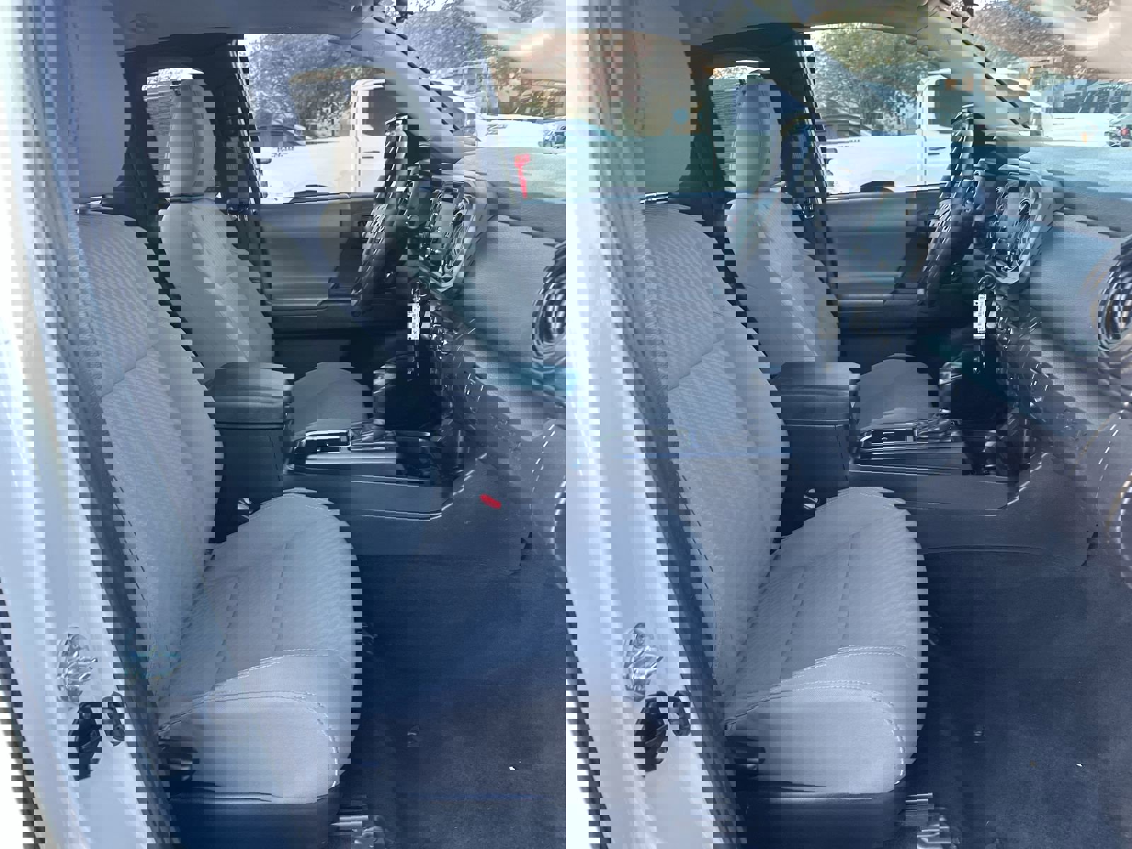 Used 2022 Toyota Tacoma SR image 22