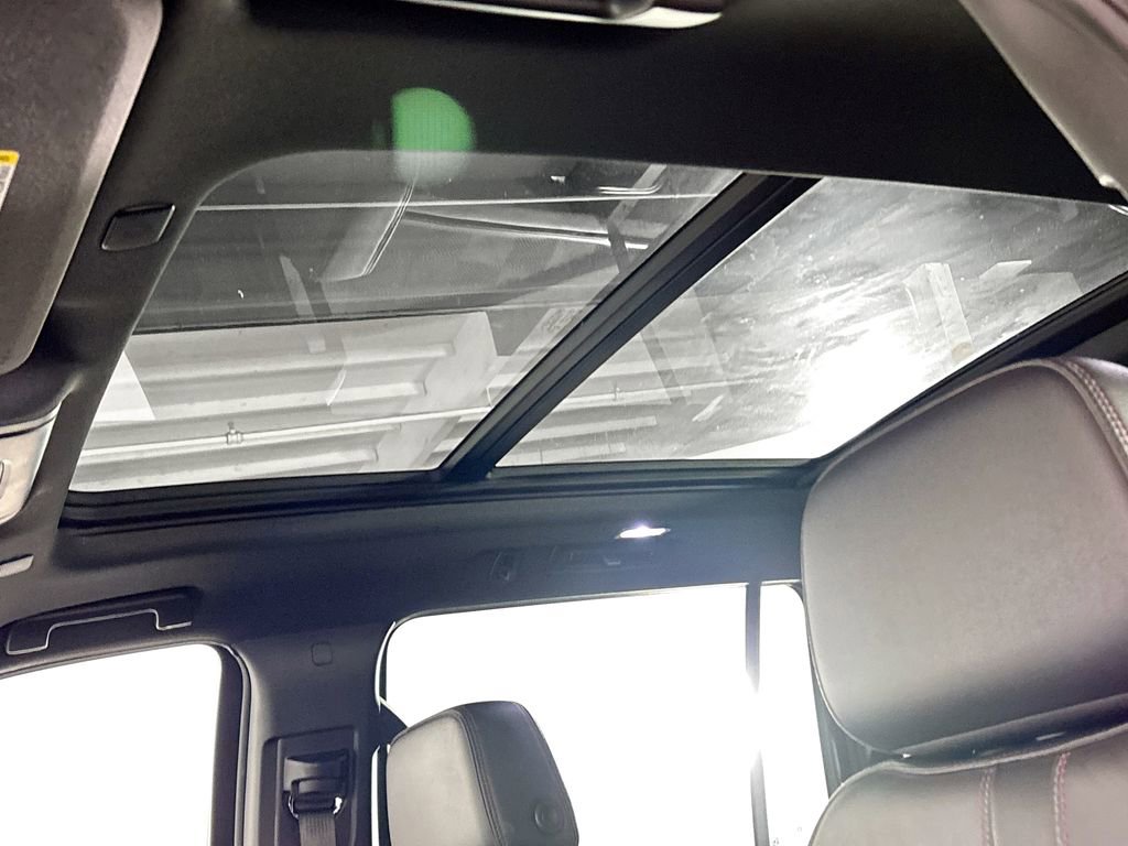 Used 2024 Chevrolet Suburban RST image 19