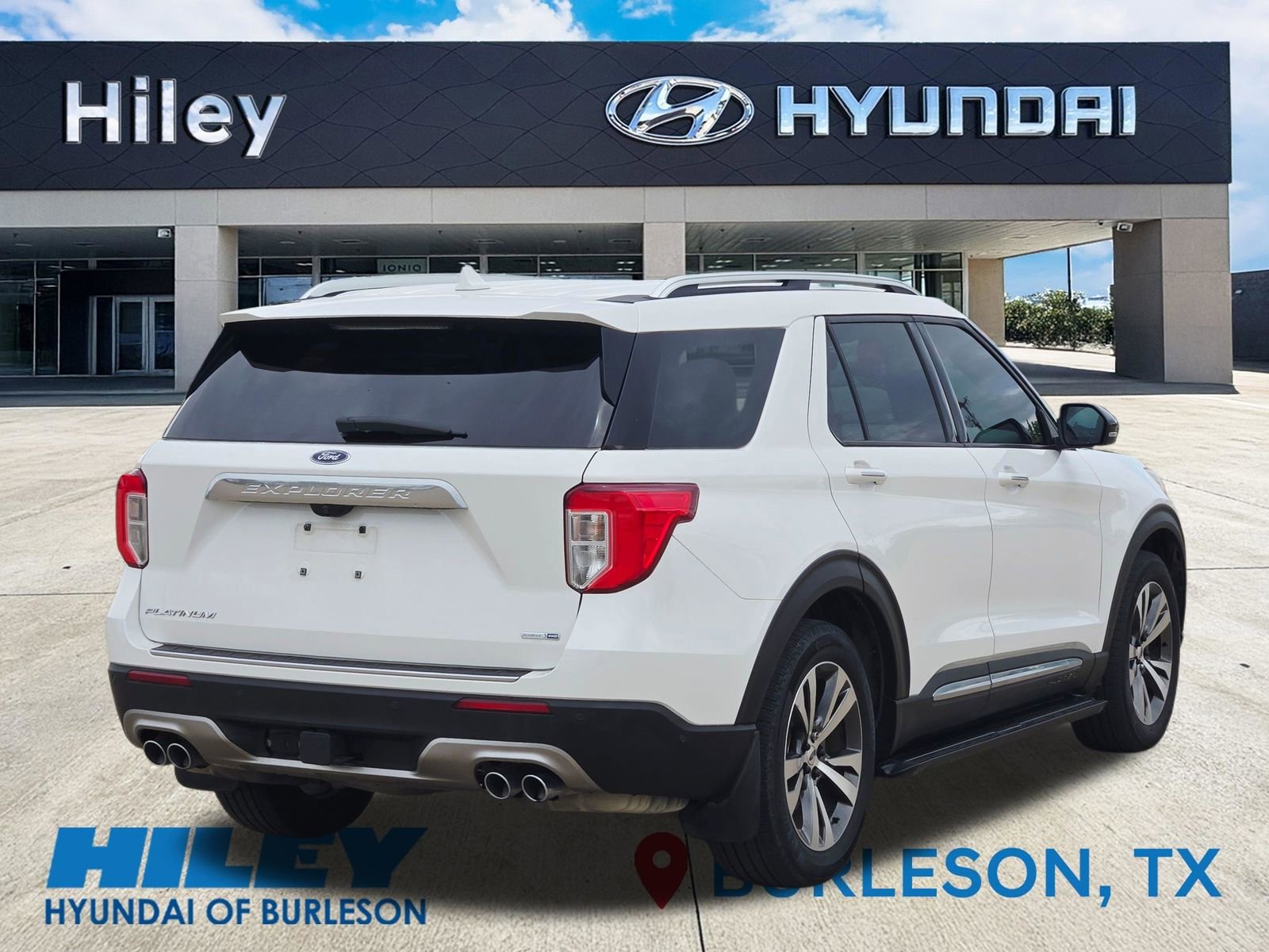 Used 2020 Ford Explorer Platinum w/ Premium Technology Package AWD/4WD image 4