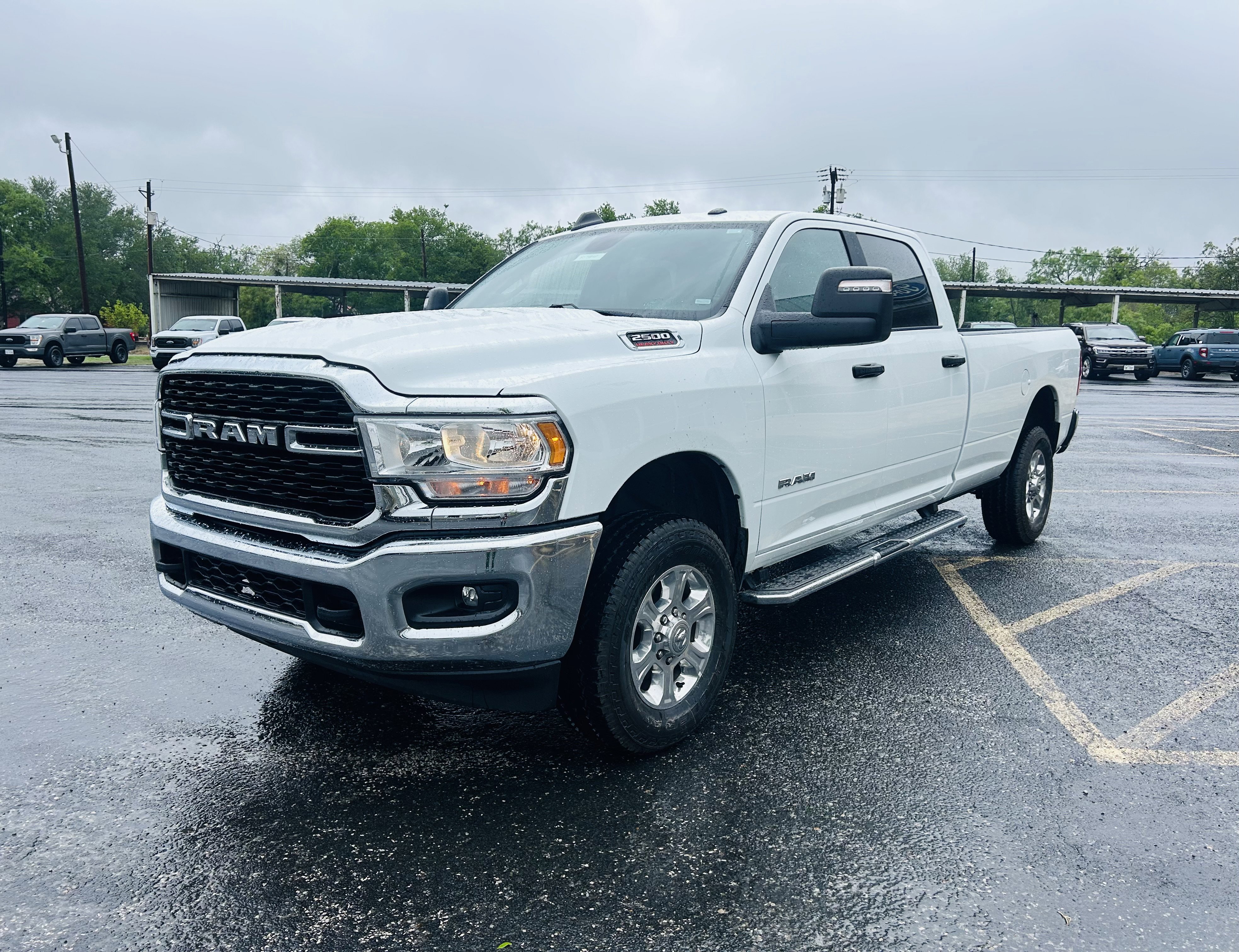 Used 2024 RAM 2500 Big Horn AWD/4WD image 4