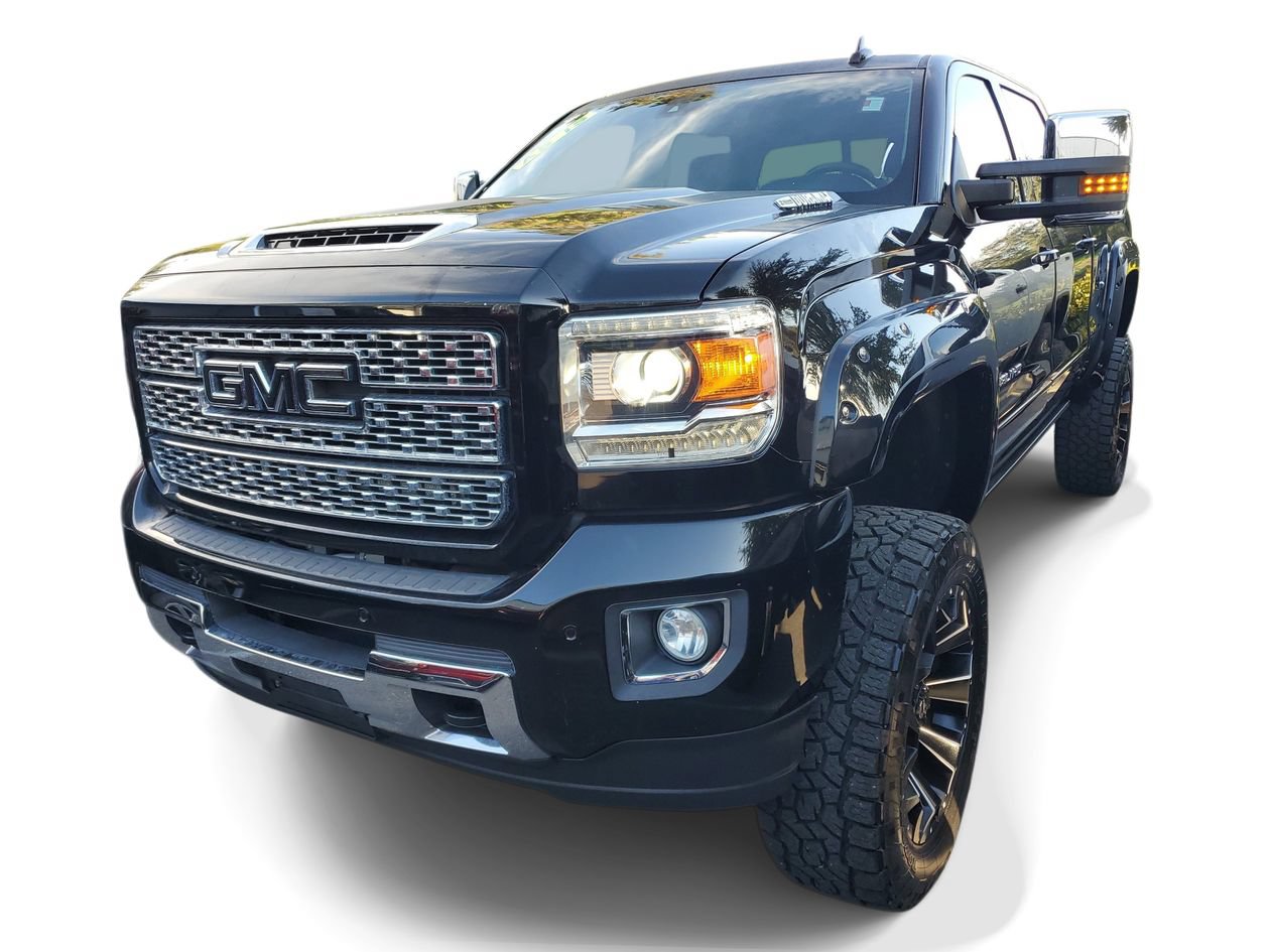 Used 2018 GMC Sierra 2500 Denali w/ Duramax Plus Package AWD/4WD image 2