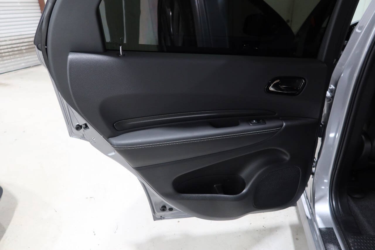 Used 2021 Dodge Durango SRT w/ Technology Group AWD/4WD image 32