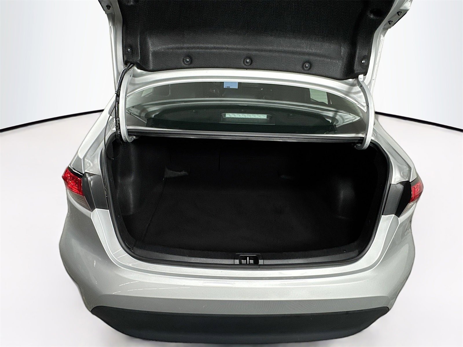 Used 2024 Toyota Corolla LE image 21