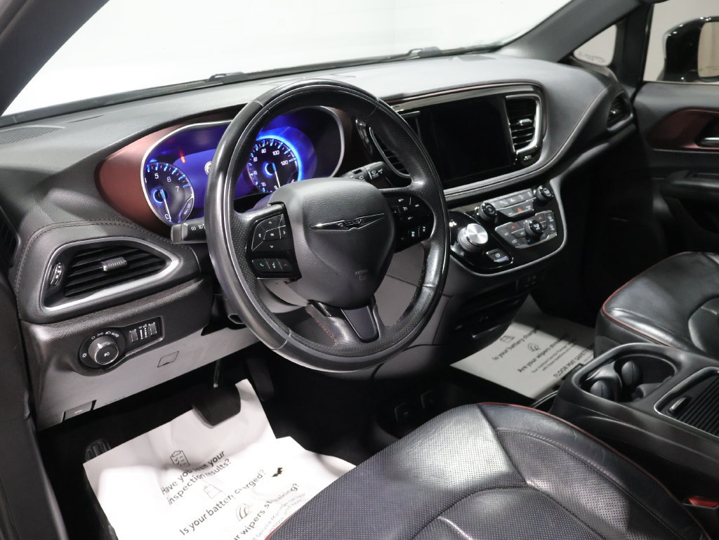 Used 2020 Chrysler Pacifica Limited FWD image 16