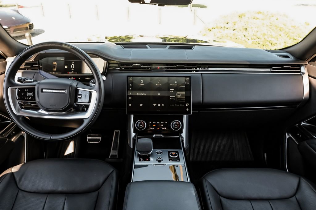 Used 2023 Land Rover Range Rover SE image 11