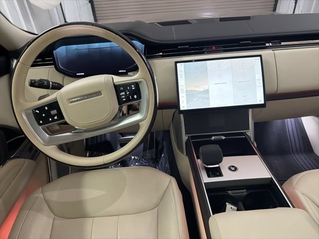 Used 2024 Land Rover Range Rover Long Wheelbase Autobiography AWD/4WD image 15