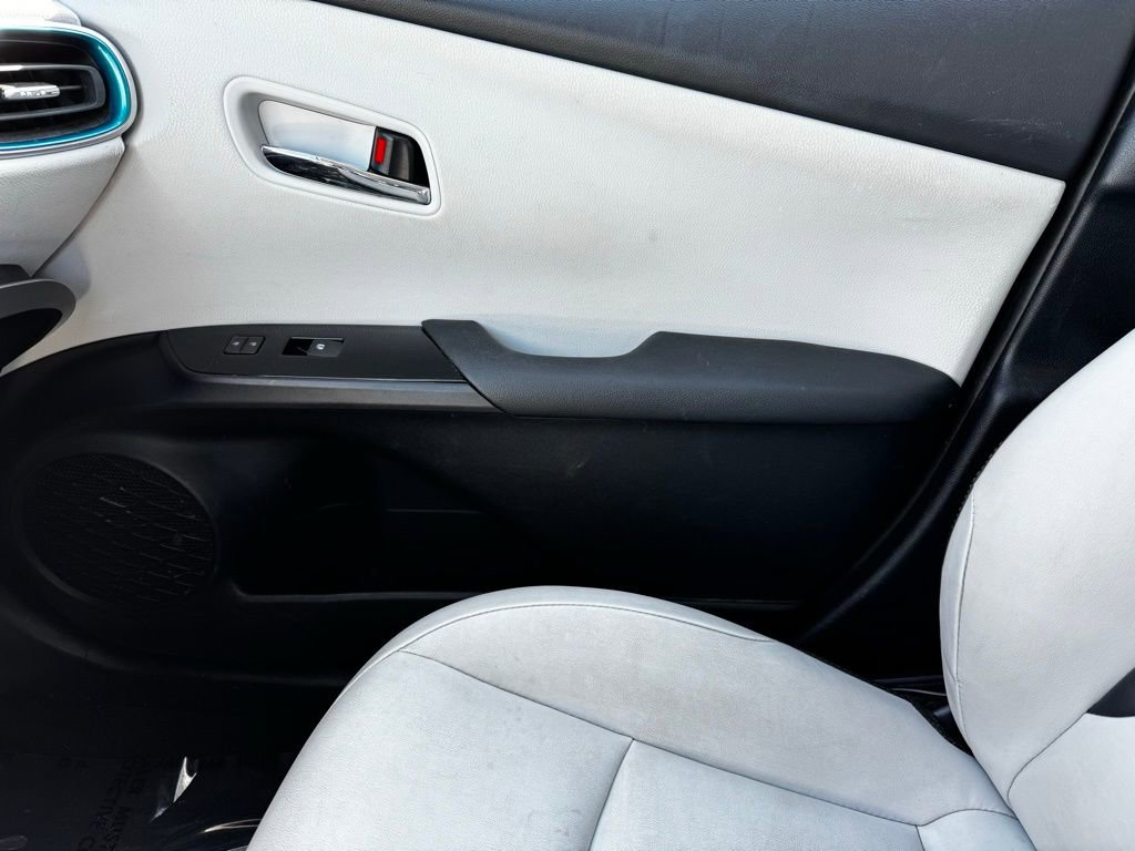 Used 2016 Toyota Prius Four image 24