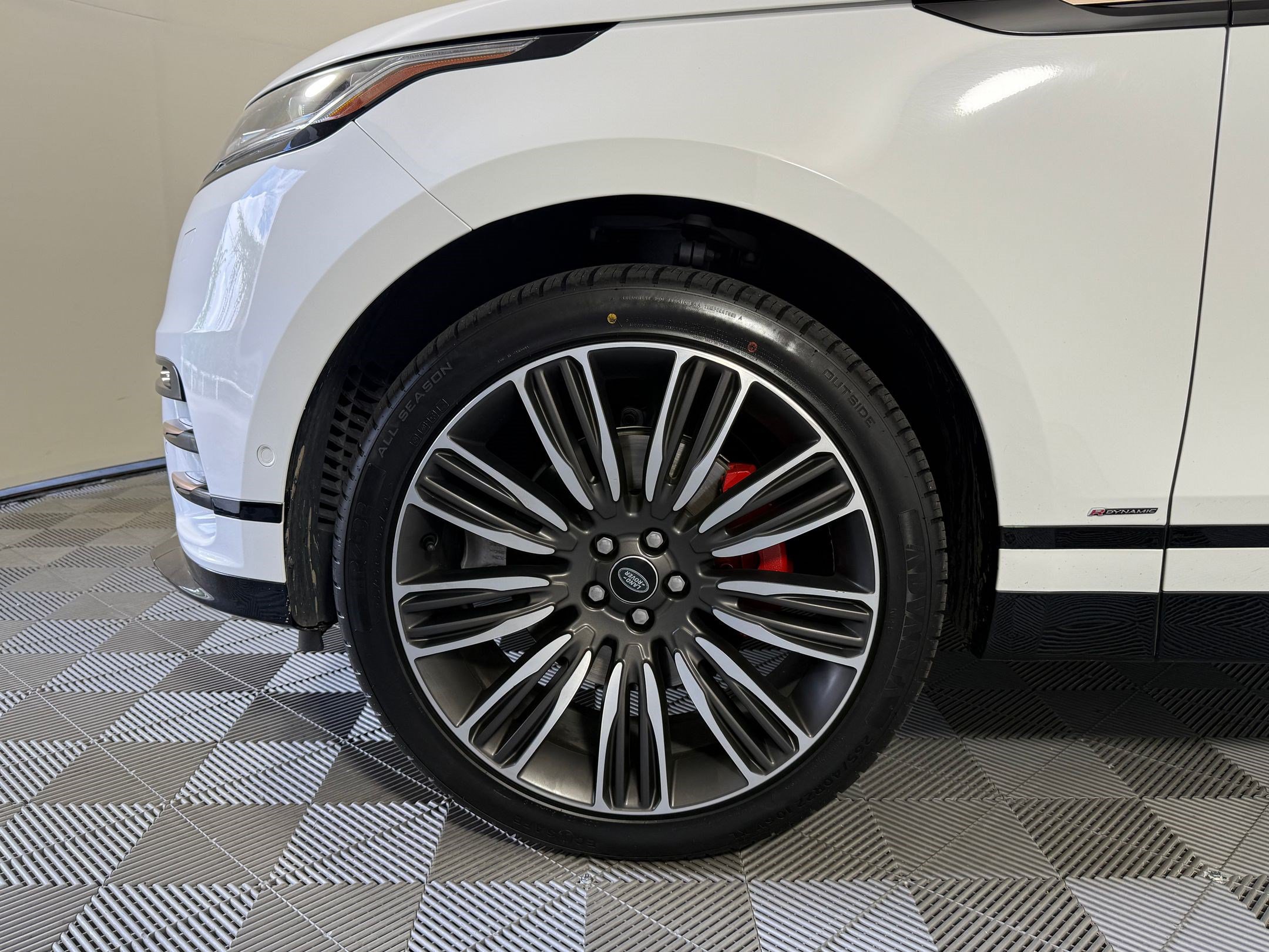 Used 2021 Land Rover Range Rover Velar R-Dynamic S AWD/4WD image 12