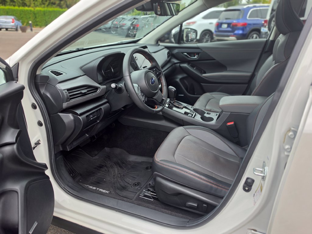 Used 2024 Subaru Crosstrek 2.5i Limited w/ Crosstrek Mirror Package AWD/4WD image 9