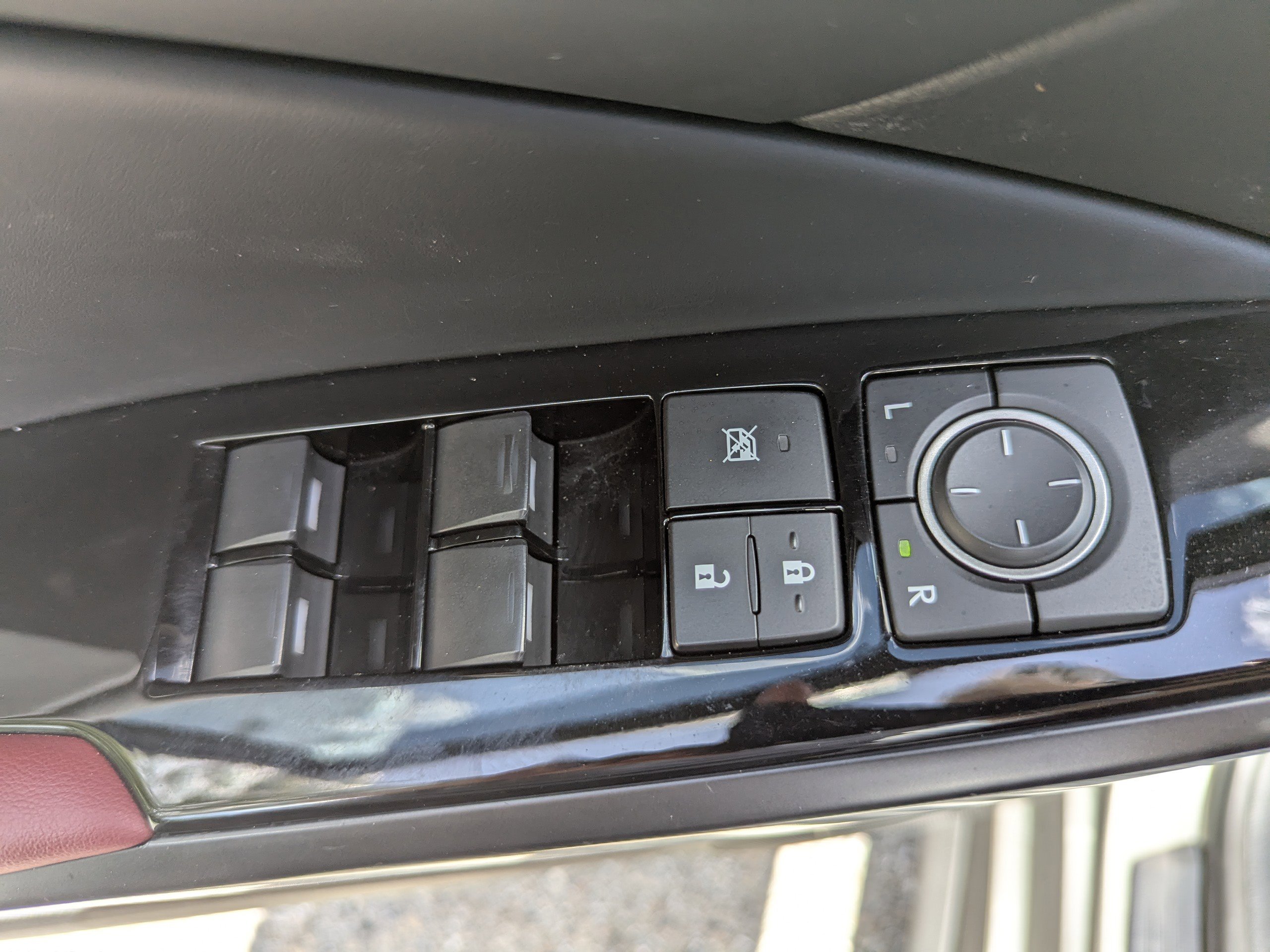 Used 2023 Lexus IS 300 w/ Comfort Package image 18