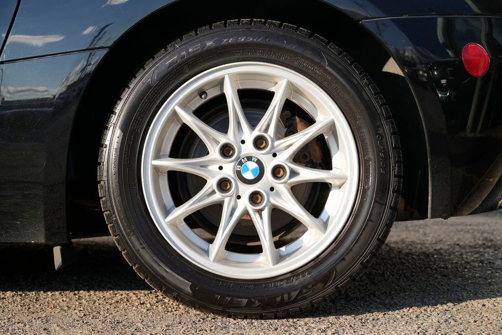 Used 2003 BMW Z4 2.5i image 15