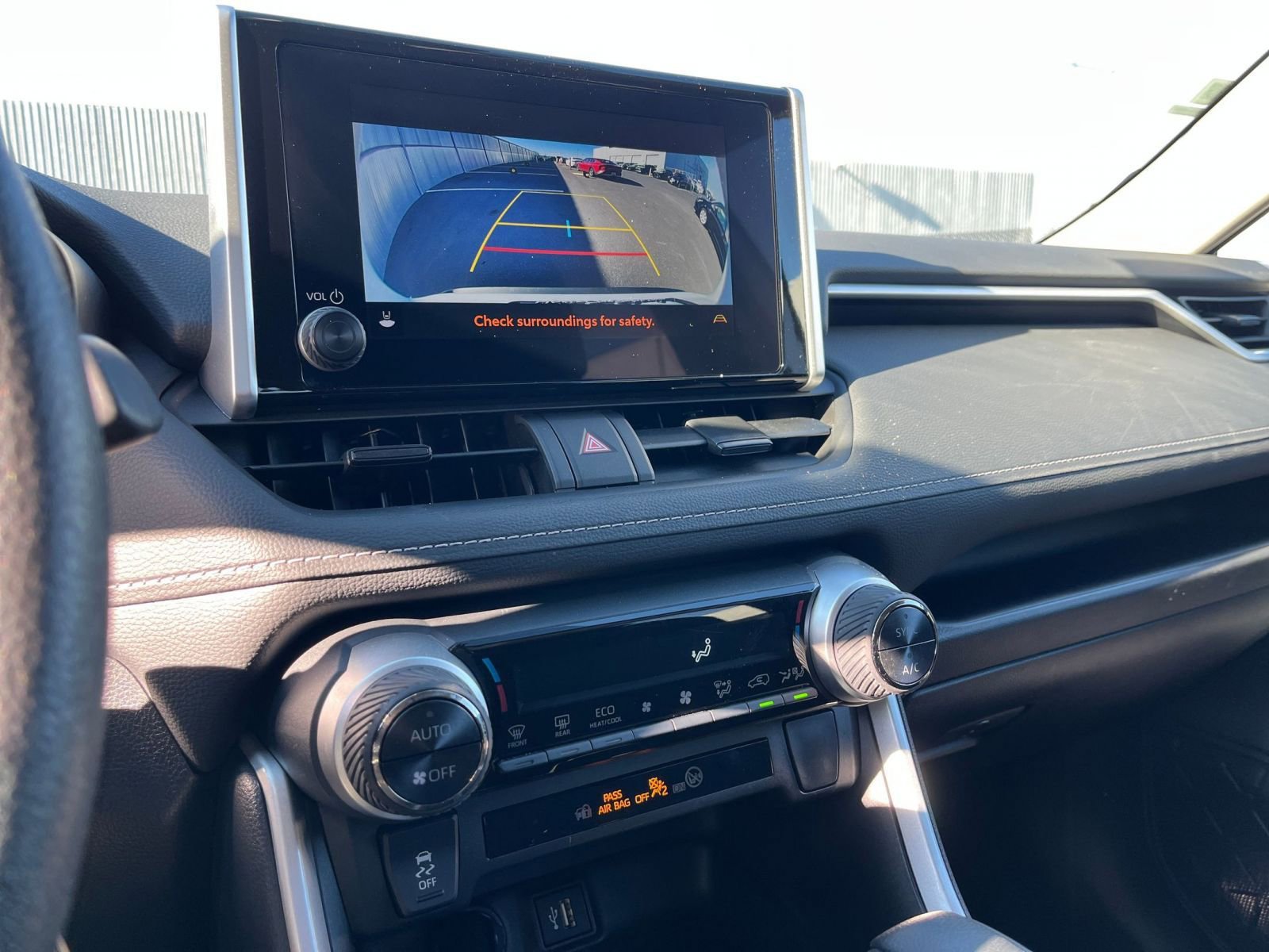 Used 2025 Toyota RAV4 LE image 21