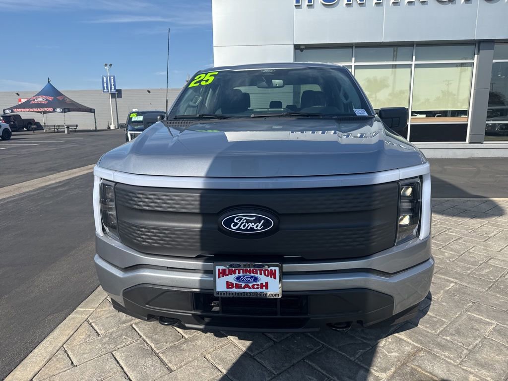 Used 2025 Ford F150 Lightning XLT image 29