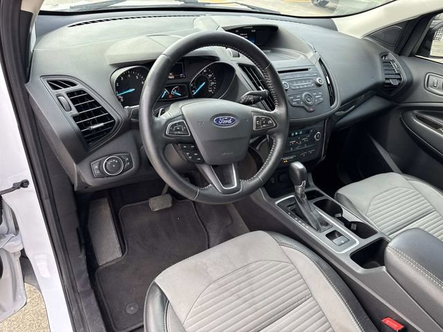 Used 2017 Ford Escape SE w/ SE Sport Appearance Package image 22