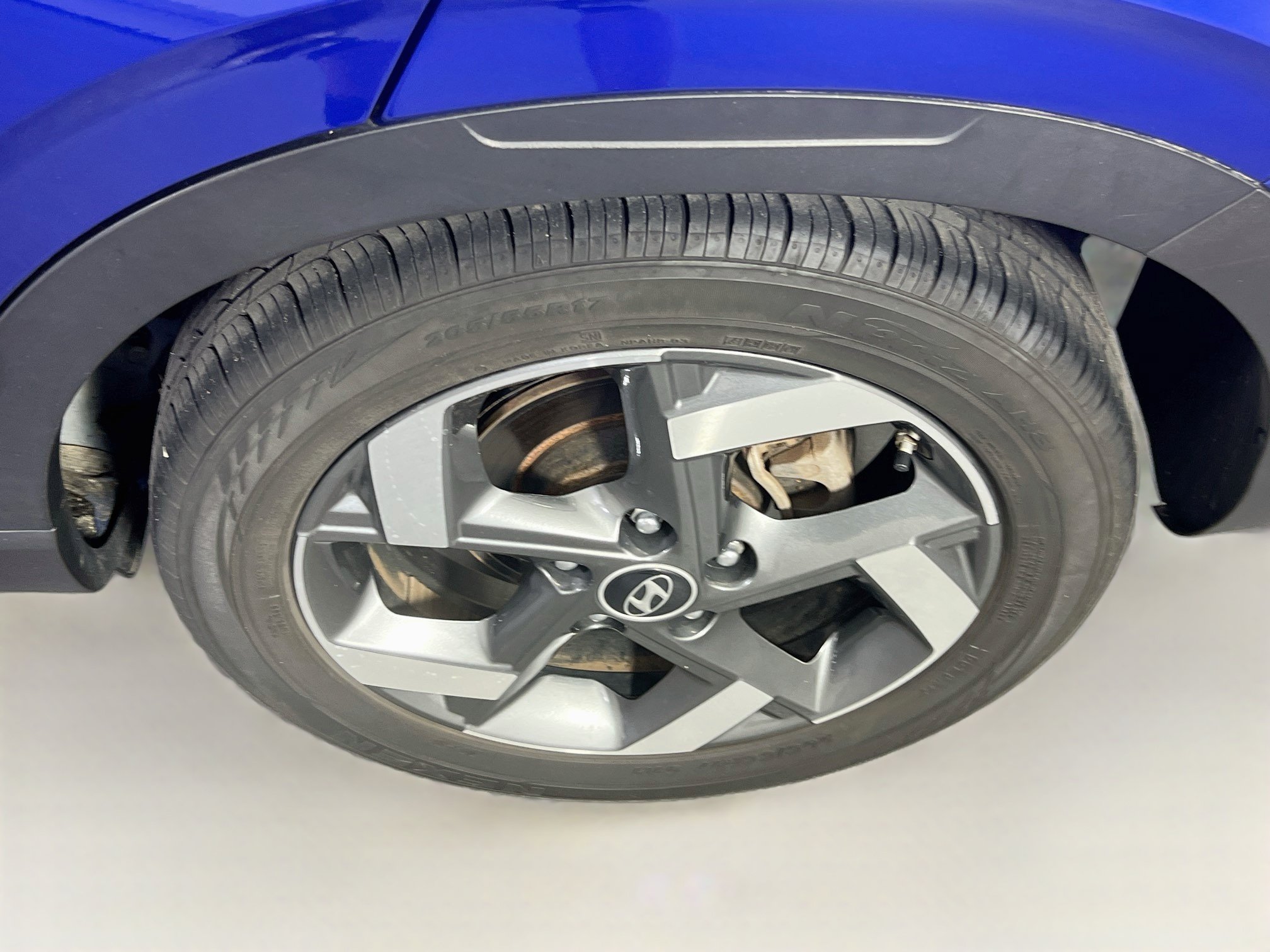 Used 2023 Hyundai Venue SEL FWD image 29