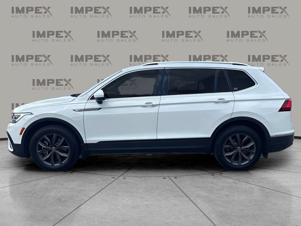 Used 2022 Volkswagen Tiguan SE FWD image 2