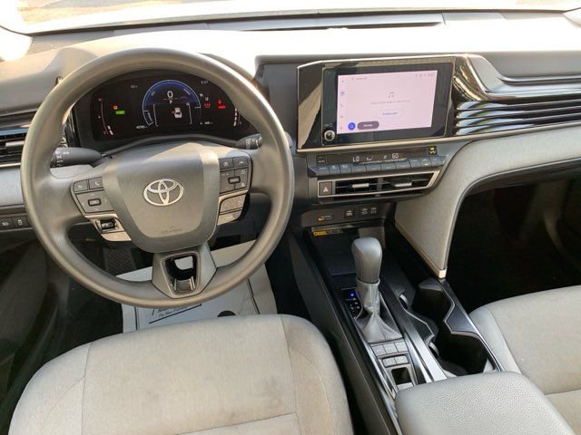 Used 2025 Toyota Camry LE image 15