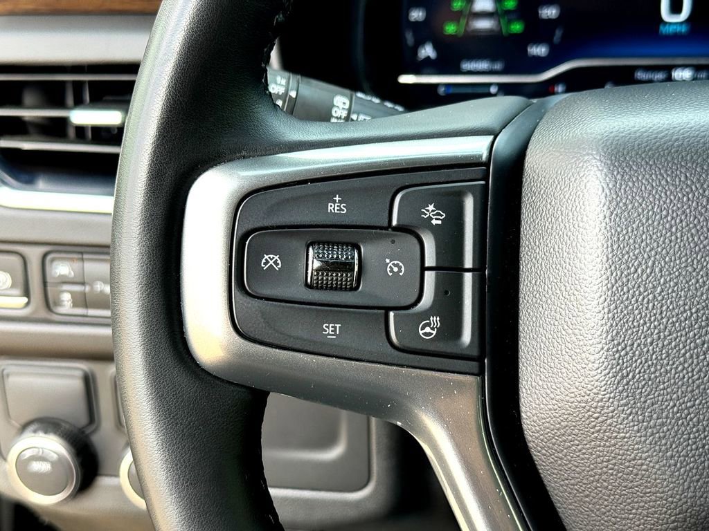 Used 2024 Chevrolet Suburban Premier image 16