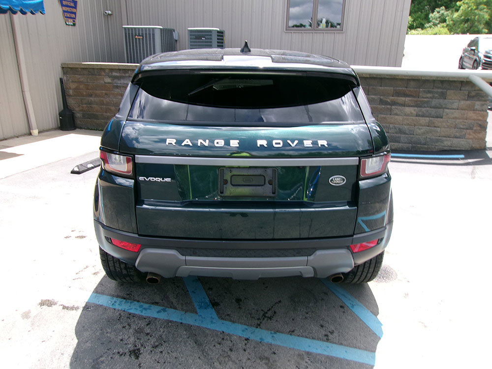 Used 2017 Land Rover Range Rover Evoque SE image 4