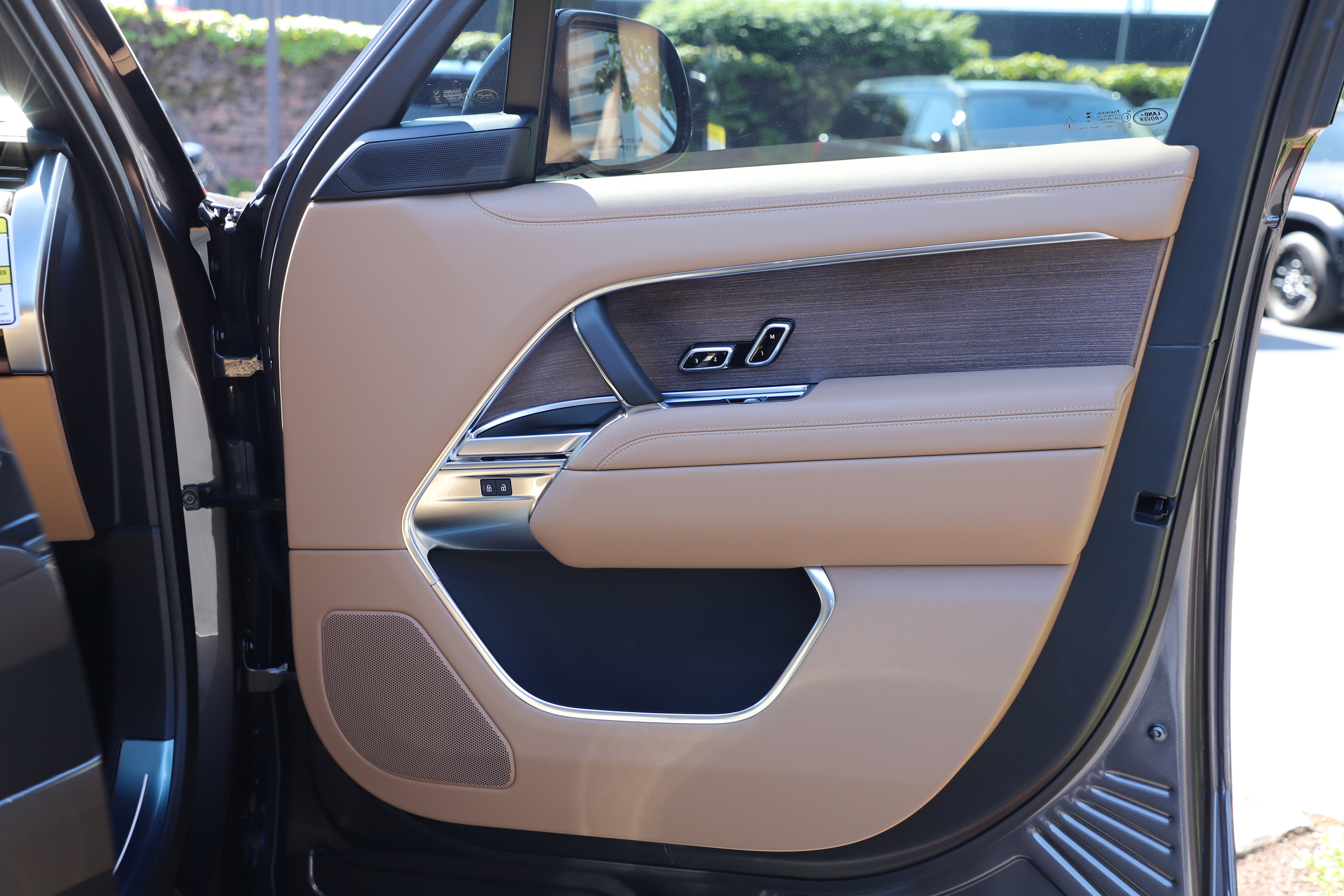 New 2026 Land Rover Range Rover SE AWD/4WD image 9
