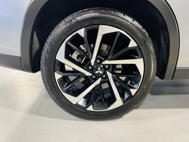 Used 2024 Mitsubishi Outlander SE image 11