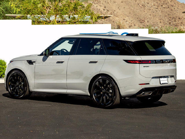 New 2026 Land Rover Range Rover Sport Dynamic SE AWD/4WD image 9