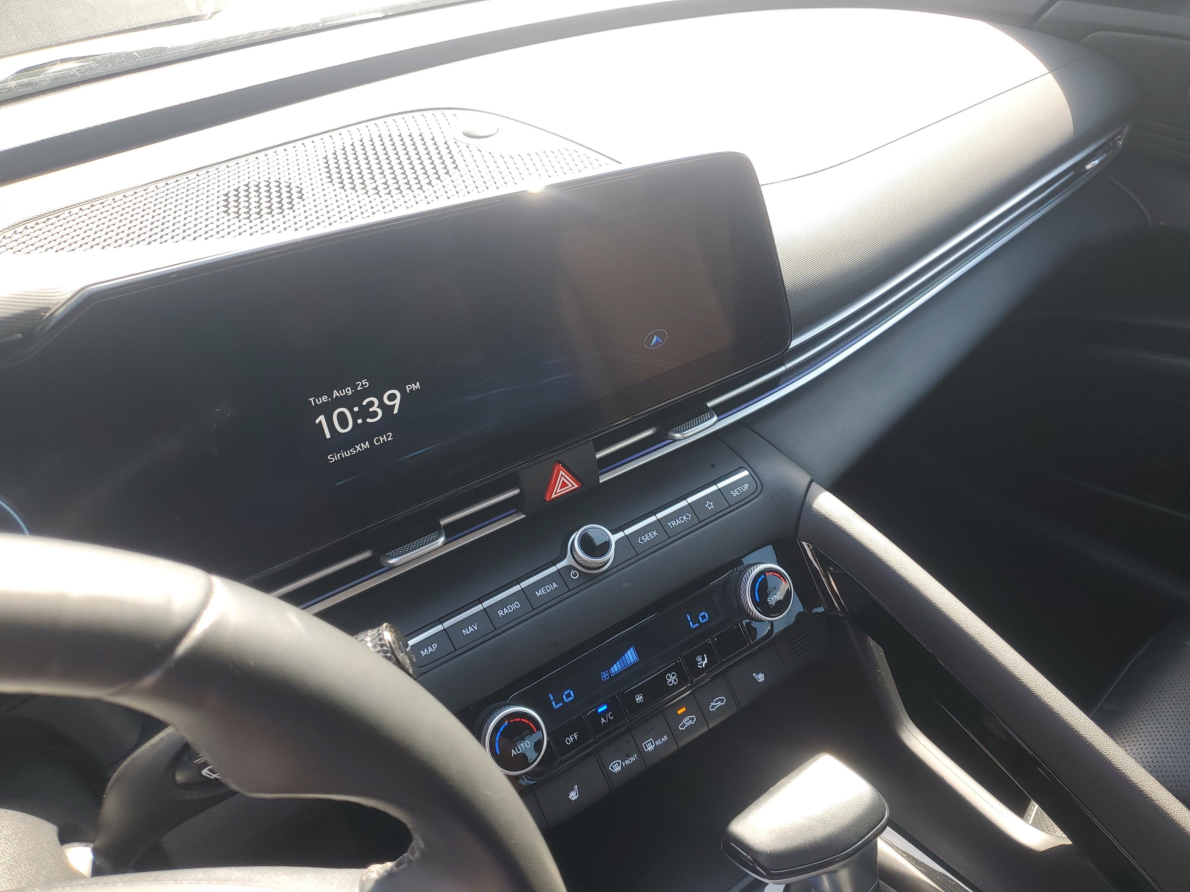 Used 2025 Hyundai Elantra Limited FWD image 19