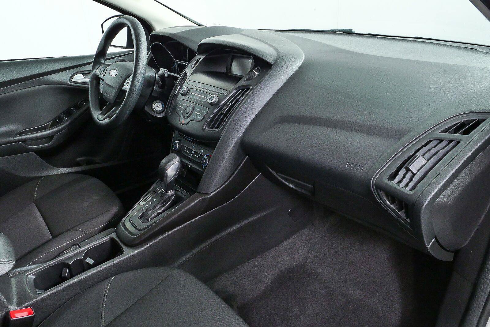 Used 2018 Ford Focus SE FWD image 23