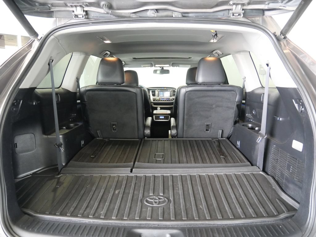 Used 2016 Toyota Highlander Limited AWD/4WD image 28