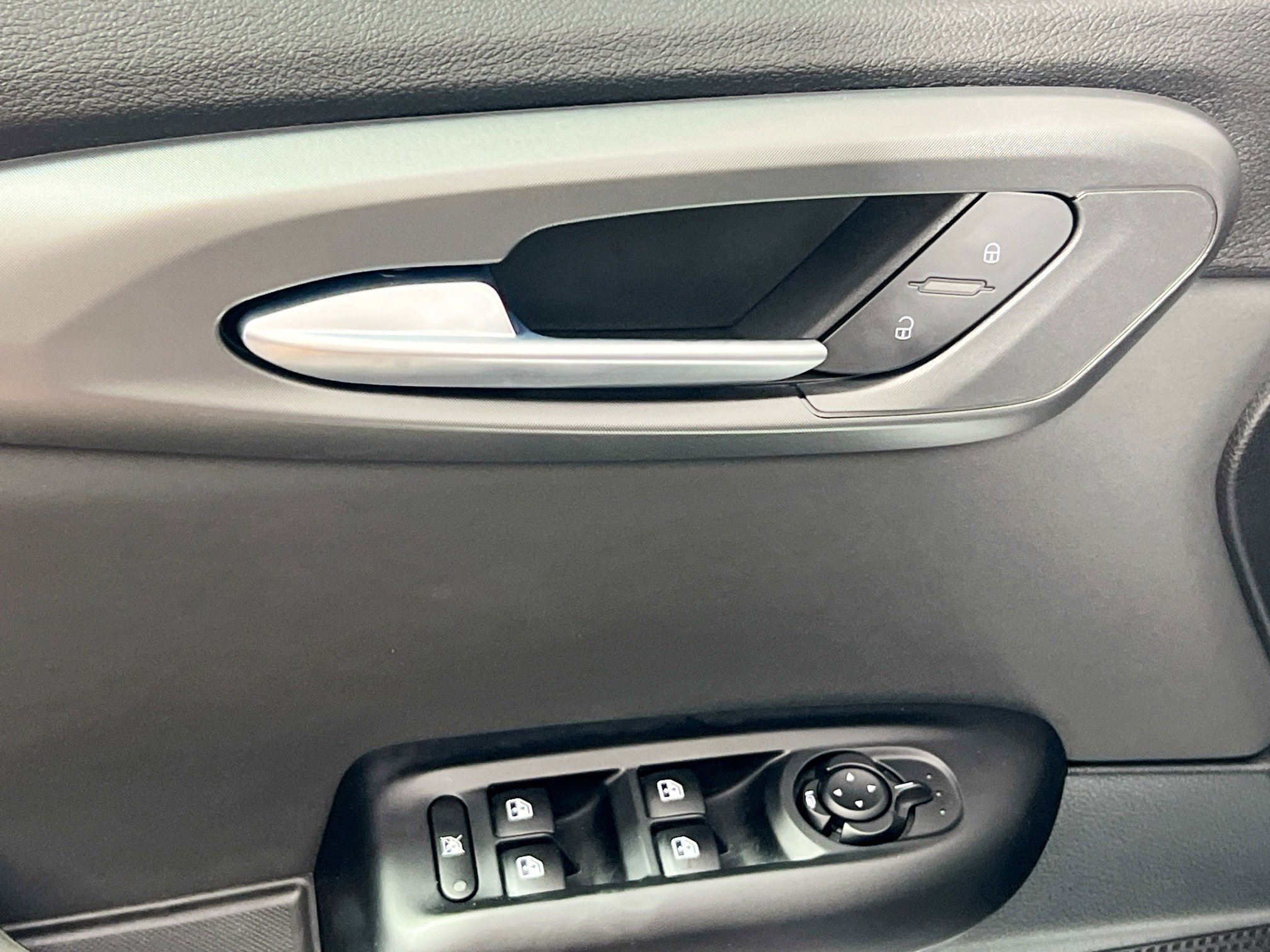 Used 2024 Alfa Romeo Tonale Veloce w/ Active Assist Package image 16