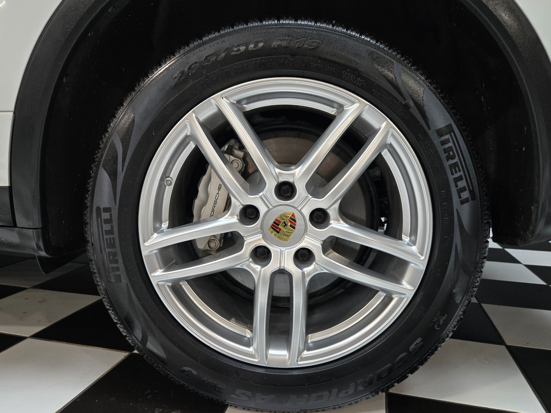 Used 2017 Porsche Cayenne S AWD/4WD image 41