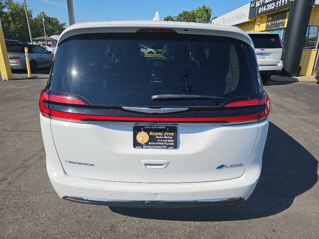 Used 2022 Chrysler Pacifica Touring-L w/ Uconnect Theater Family Group image 19