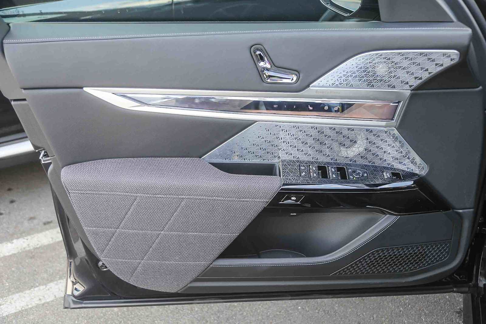 Used 2025 BMW i7 M70 image 17