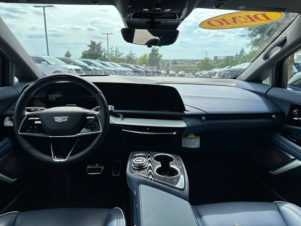 New 2025 Cadillac Optiq Luxury 2 w/ LPO, Floor Liner Package AWD/4WD image 35