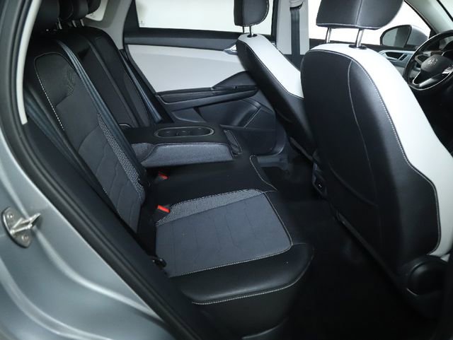 Used 2025 Volkswagen Taos SE FWD image 32