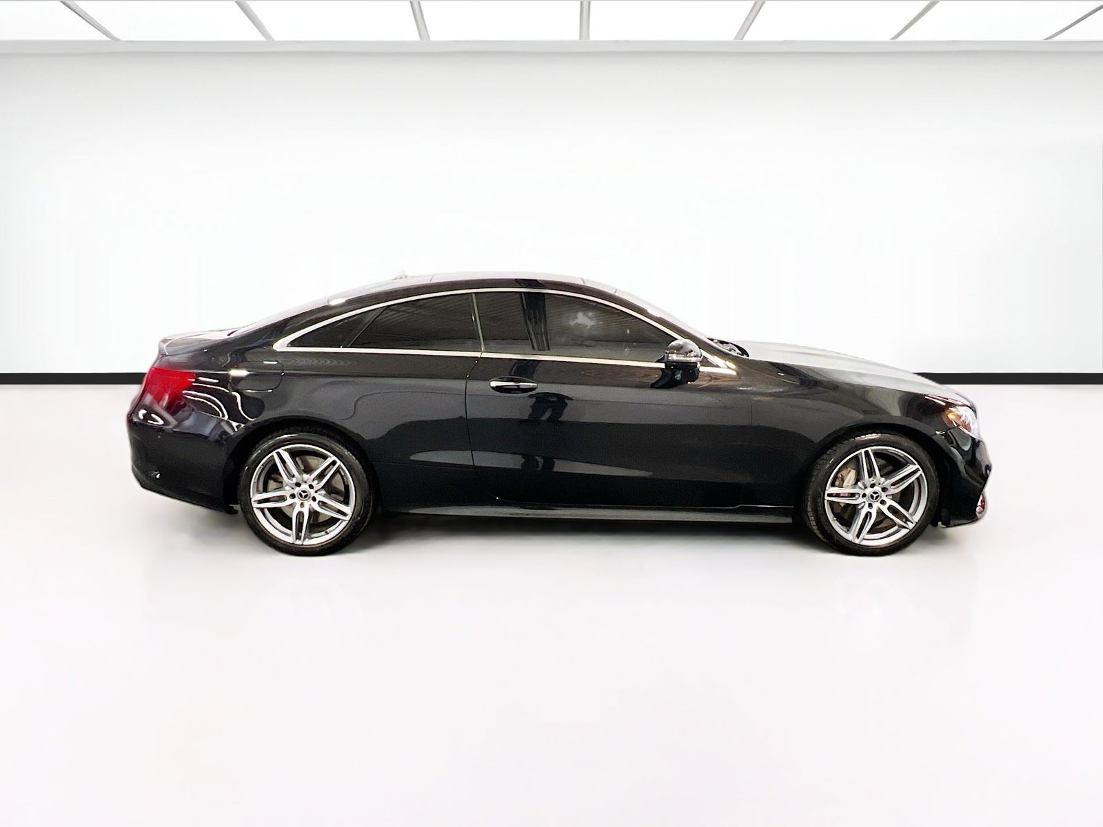 Used 2018 Mercedes-Benz E 400 4MATIC Coupe image 25