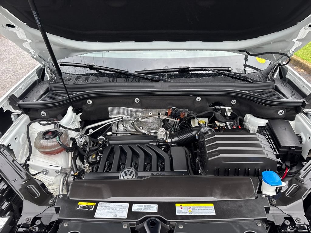 Certified 2023 Volkswagen Atlas Cross Sport SEL Premium R-Line AWD/4WD image 12