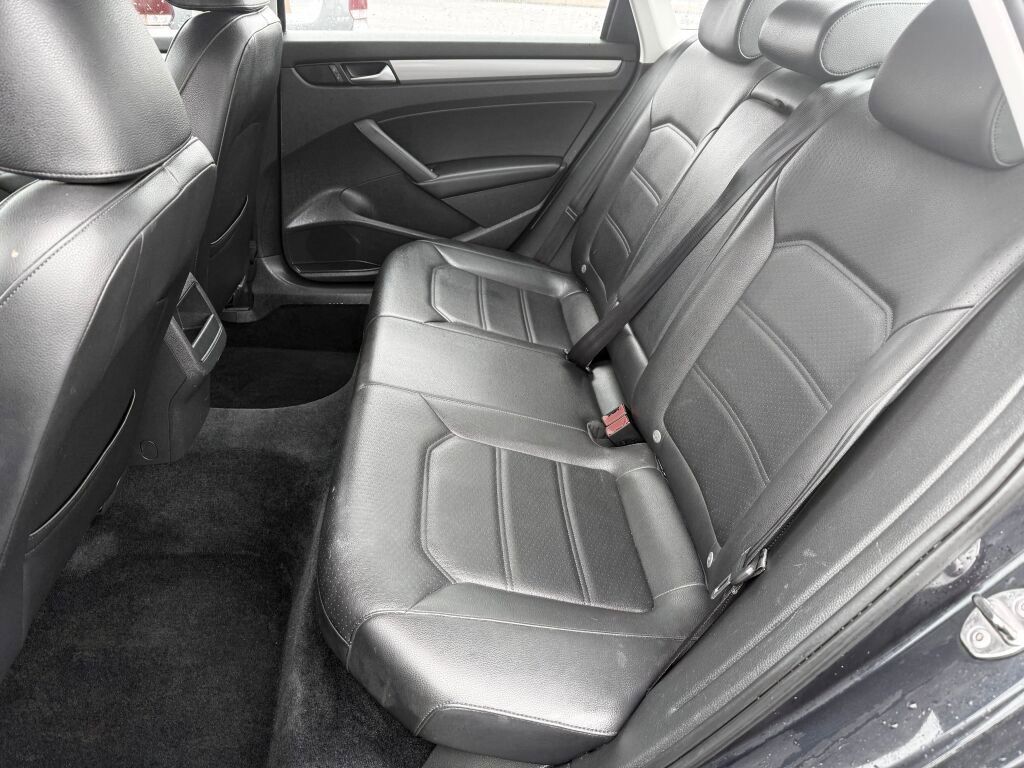 Used 2014 Volkswagen Passat 1.8T S image 9