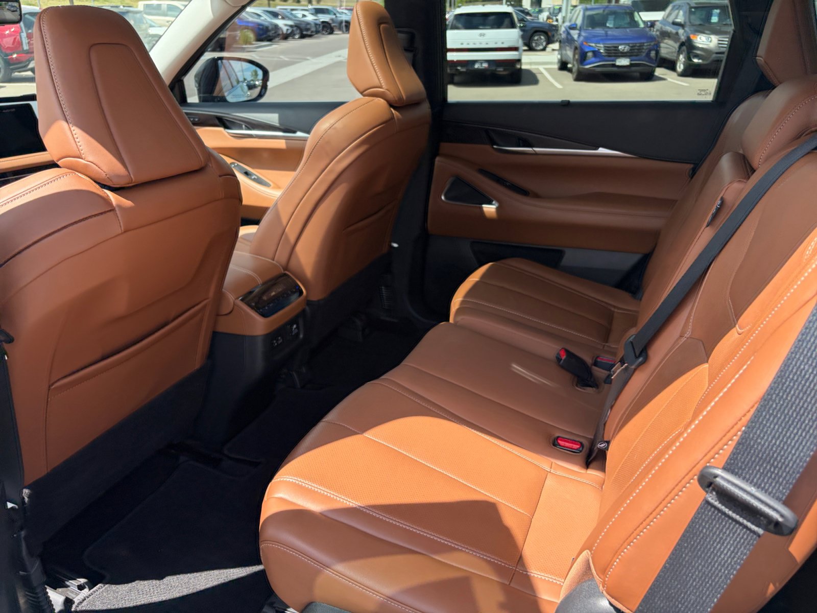 Used 2024 INFINITI QX60 Sensory w/ Vision Package AWD/4WD image 17