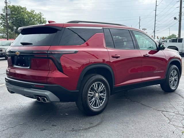 Used 2025 Chevrolet Traverse LT w/ Driver Confidence Package FWD image 5