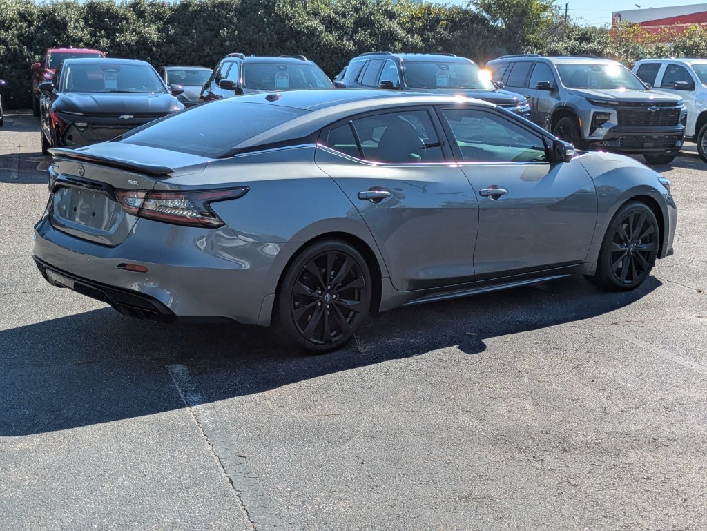 Used 2023 Nissan Maxima SR w/ Sport Mat Group FWD image 4
