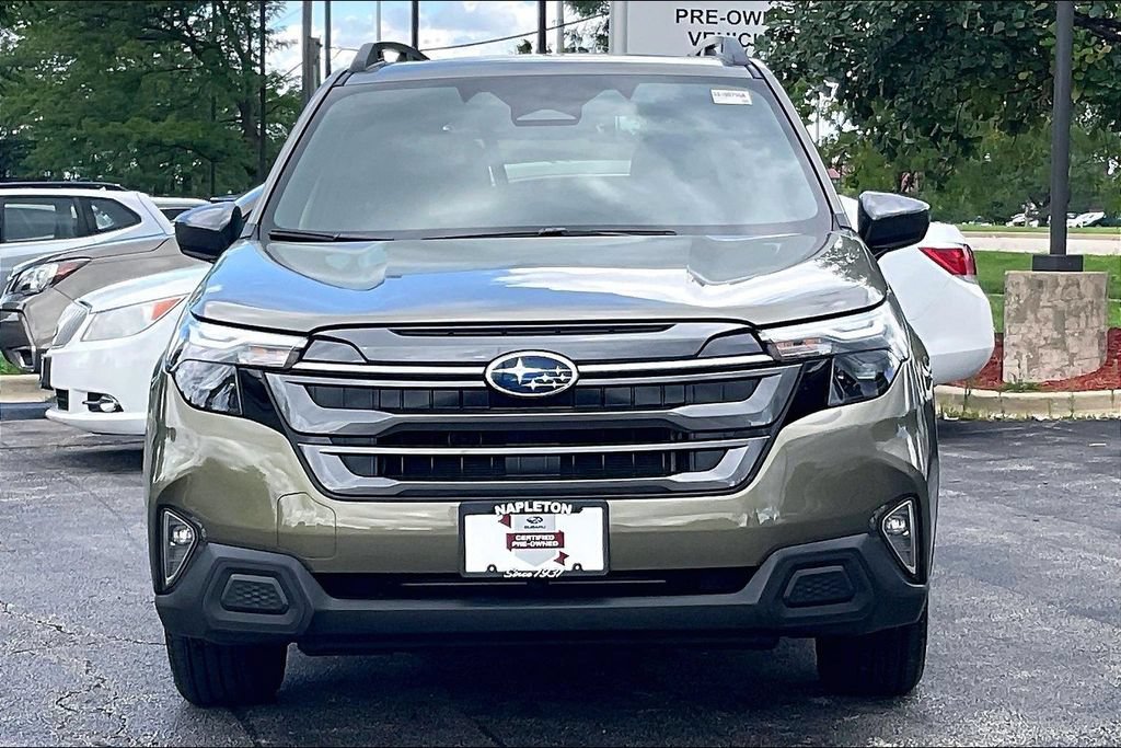 Certified 2025 Subaru Forester Premium AWD/4WD image 2