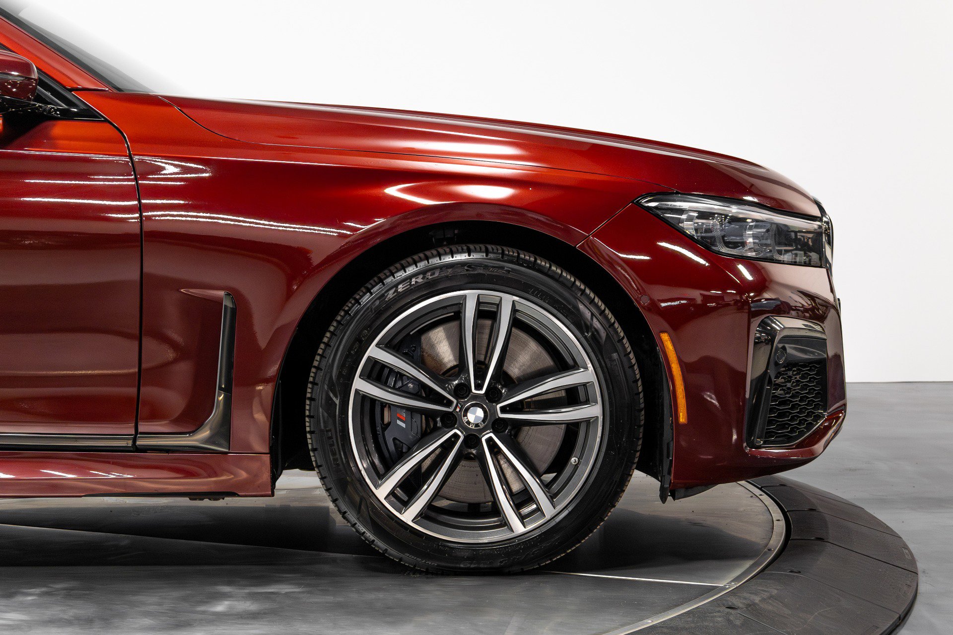 Used 2020 BMW 750i xDrive w/ Executive Package image 16