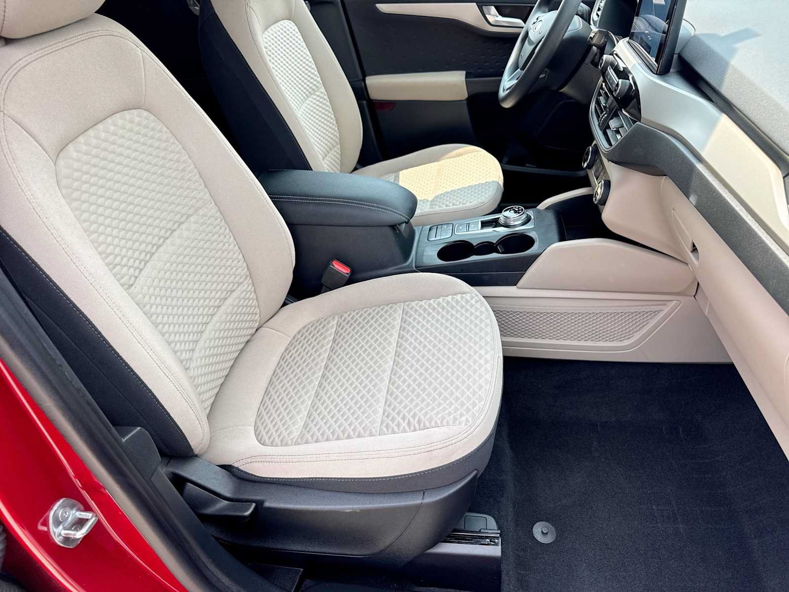 Certified 2020 Ford Escape SE FWD image 21