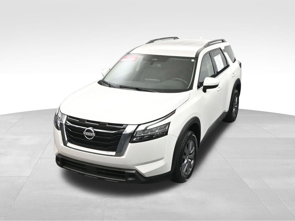 Used 2025 Nissan Pathfinder SV image 34