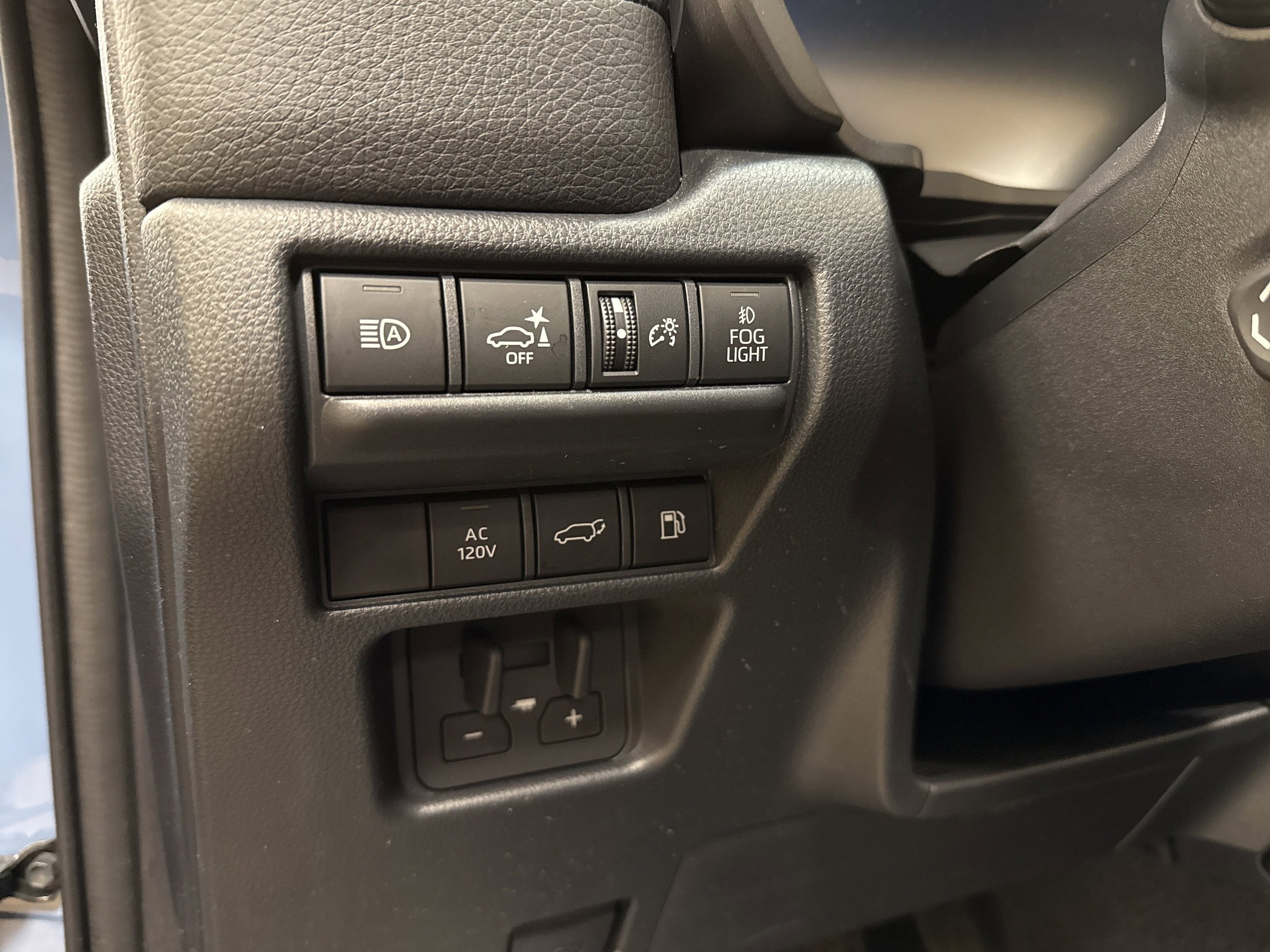 Used 2025 Toyota Land Cruiser w/ Premium Package image 30