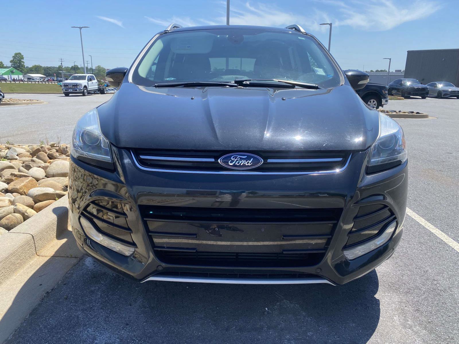 Used 2014 Ford Escape Titanium w/ Equipment Group 401A FWD image 2