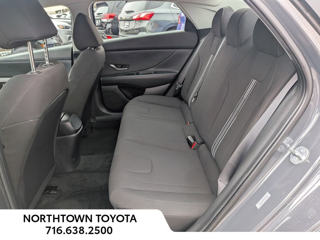 Used 2023 Hyundai Elantra SEL image 30