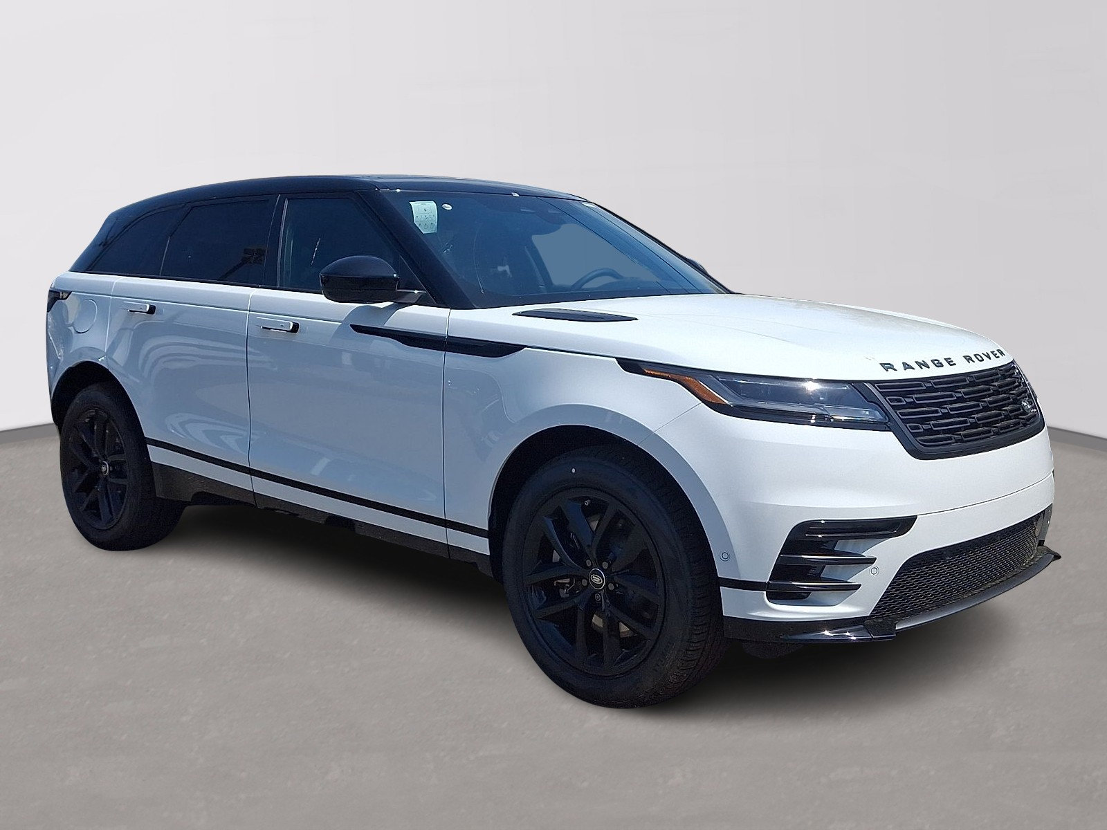 New 2026 Land Rover Range Rover Velar Dynamic SE AWD/4WD image 2